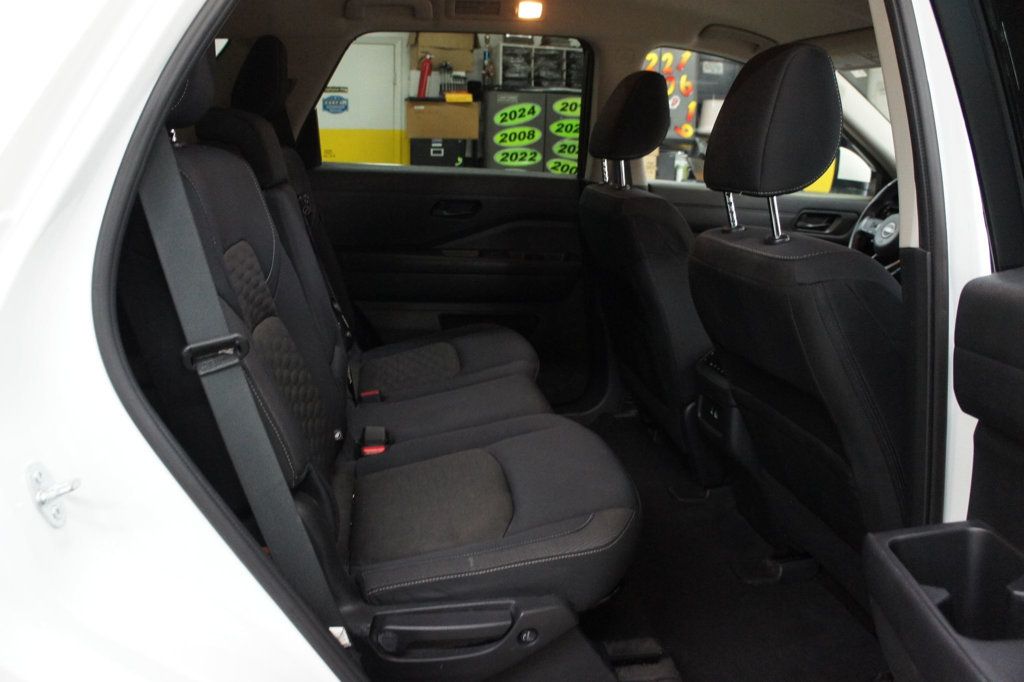 2024 Nissan Pathfinder 3RD Row Seats, SV, Low Mileage! - 23058871 - 38