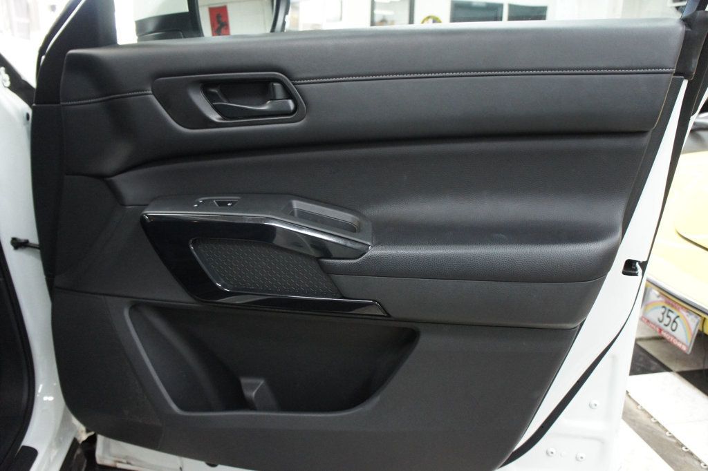 2024 Nissan Pathfinder 3RD Row Seats, SV, Low Mileage! - 23058871 - 40