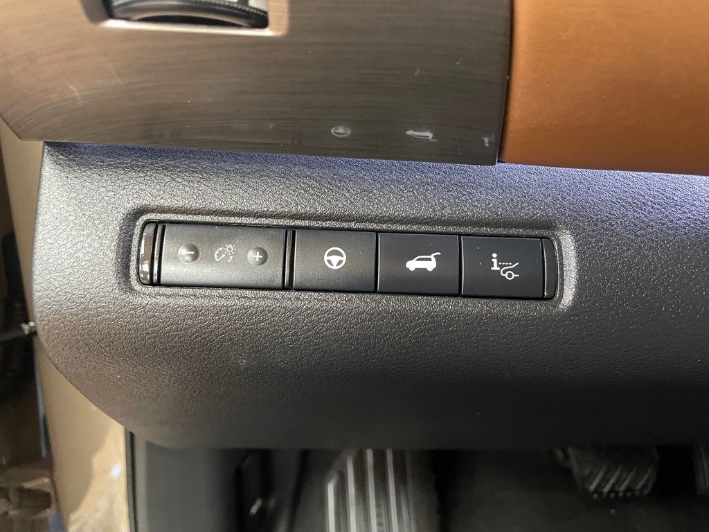 2024 Nissan Pathfinder Platinum 4WD - 23072717 - 26