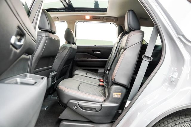 2024 Nissan Pathfinder Platinum 4WD - 23033323 - 17