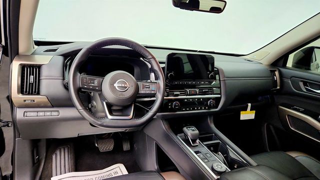 2024 Nissan Pathfinder Platinum 4WD w/ Black Appearance Pkg - 23033750 - 12