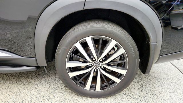 2024 Nissan Pathfinder Platinum 4WD w/ Black Appearance Pkg - 23033750 - 8
