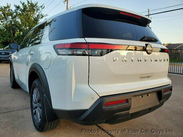 2024 Nissan Pathfinder S photo 11