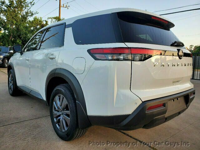 2024 Nissan Pathfinder S photo 12