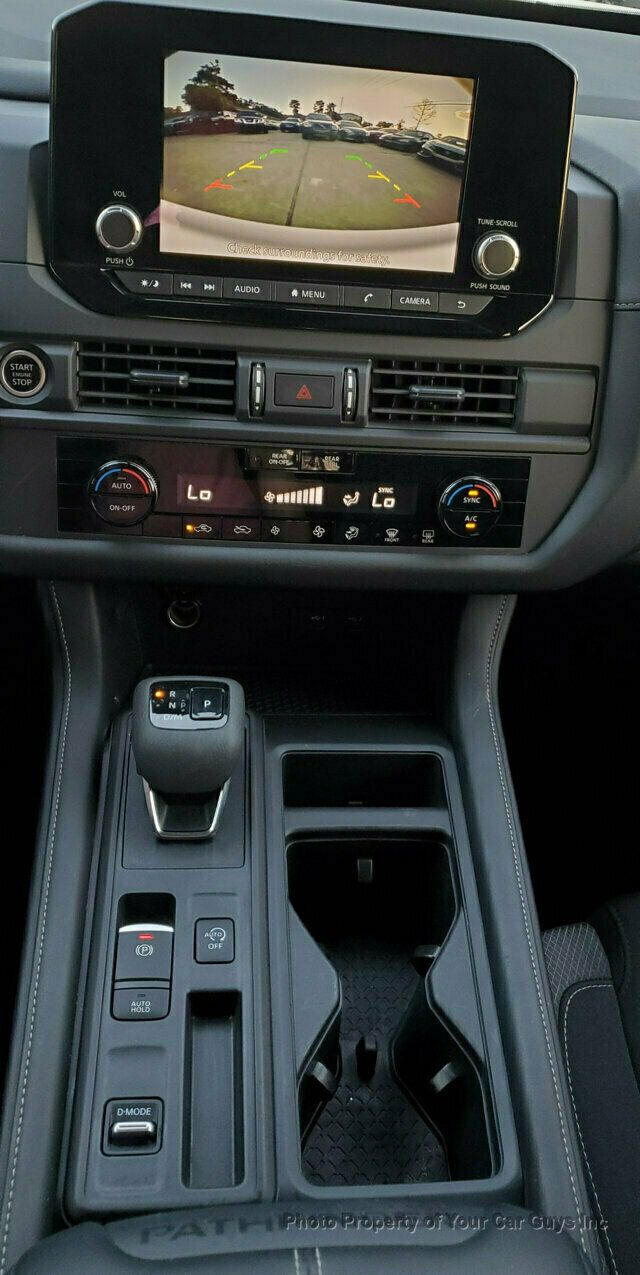 2024 Nissan Pathfinder S photo 16