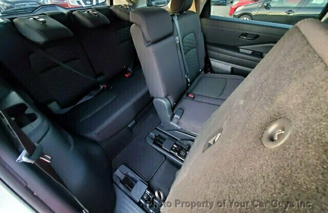 2024 Nissan Pathfinder S photo 17