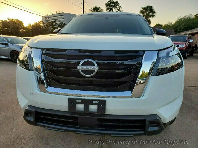 2024 Nissan Pathfinder S photo 2