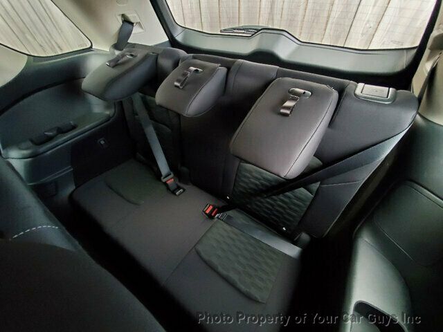 2024 Nissan Pathfinder S photo 18
