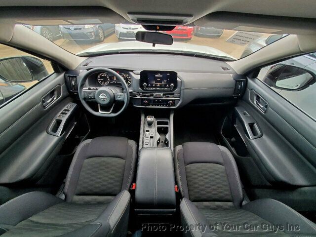 2024 Nissan Pathfinder S photo 19