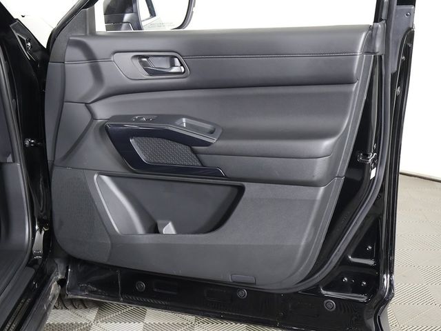 2024 Nissan Pathfinder S 4WD - 22952174 - 19