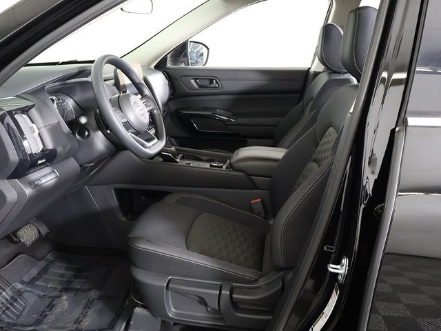 2024 Nissan Pathfinder S 4WD - 22952174 - 26