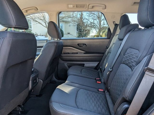 2024 Nissan Pathfinder S 4WD - 22972926 - 11