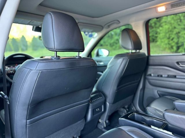 2024 Nissan Pathfinder SL 2WD - 22907447 - 19