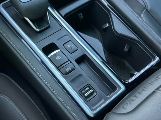 2024 Nissan Pathfinder SL 2WD - 22907447 - 49