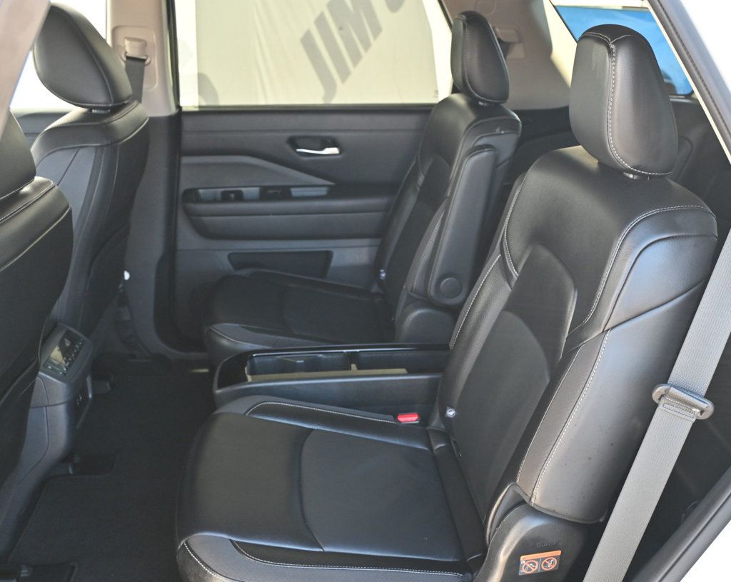 Nissan Pathfinder photo 14