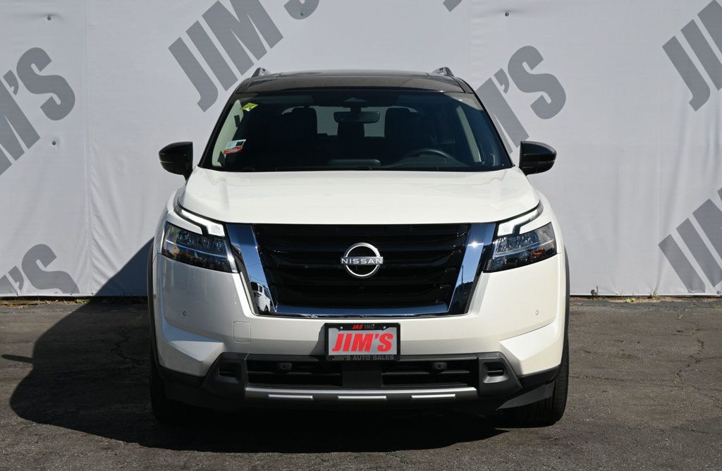 Nissan Pathfinder photo 2