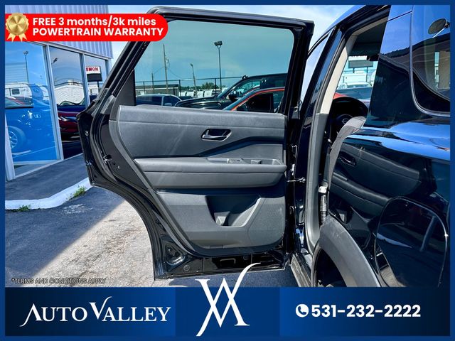 2024 Nissan Pathfinder S Sport Utility 4D - 22939079 - 18