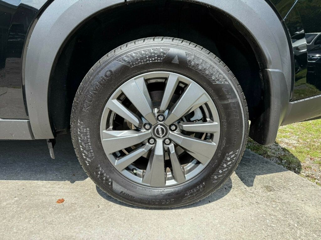 2024 Nissan Pathfinder SV photo 3