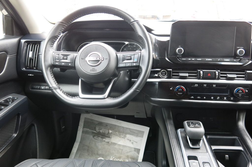 2024 Nissan Pathfinder SV photo 19