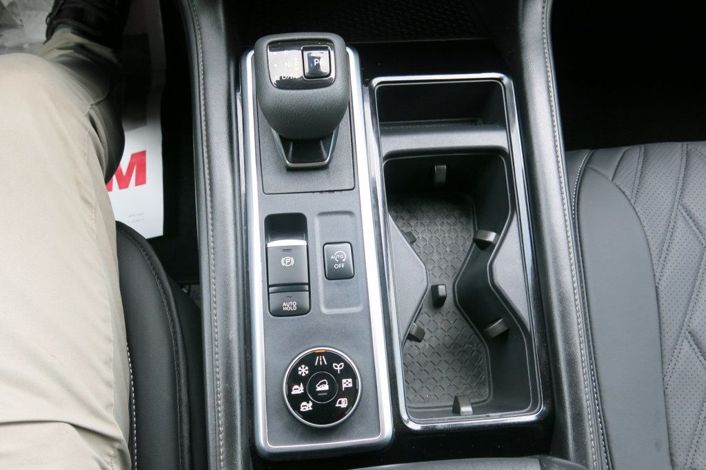 2024 Nissan Pathfinder SV photo 27