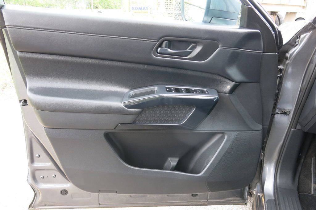 2024 Nissan Pathfinder SV photo 43
