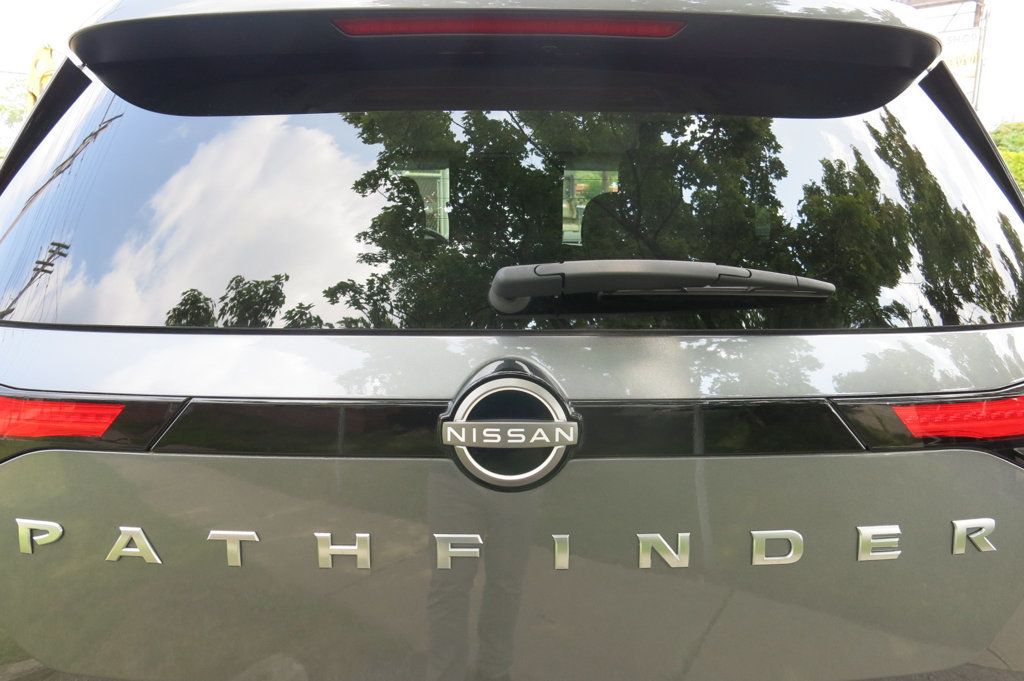 2024 Nissan Pathfinder SV photo 7