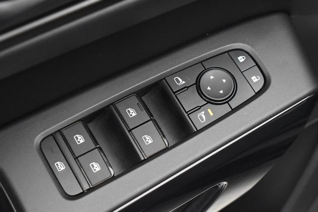 2024 Nissan Pathfinder SV 4WD - 22937904 - 10