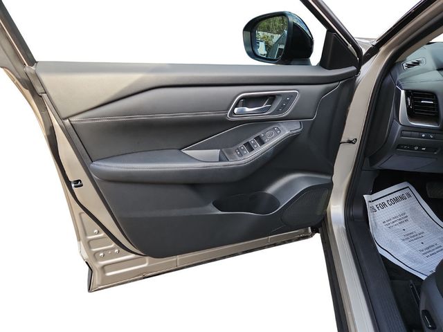 2024 Nissan Rogue AWD Platinum with Premium Package - 22934230 - 25