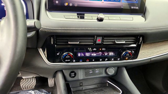 2024 Nissan Rogue AWD Platinum w/ Premium Pkg, Head-Up Display & Bose Audio - 23095519 - 17