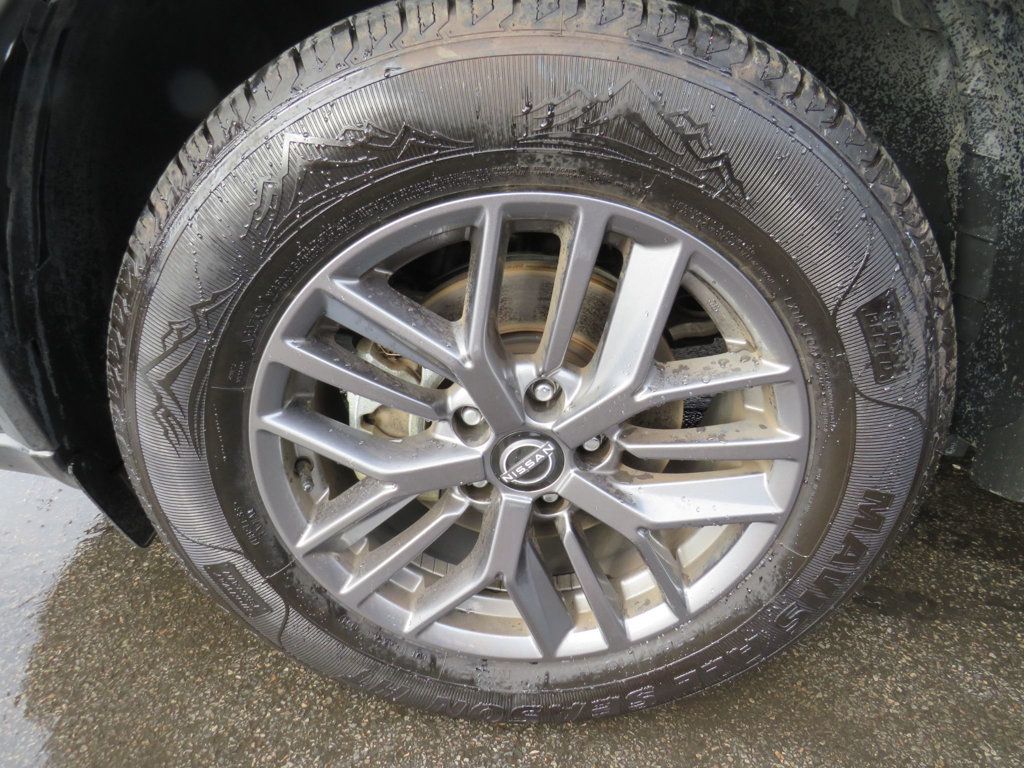 Nissan Rogue photo 14
