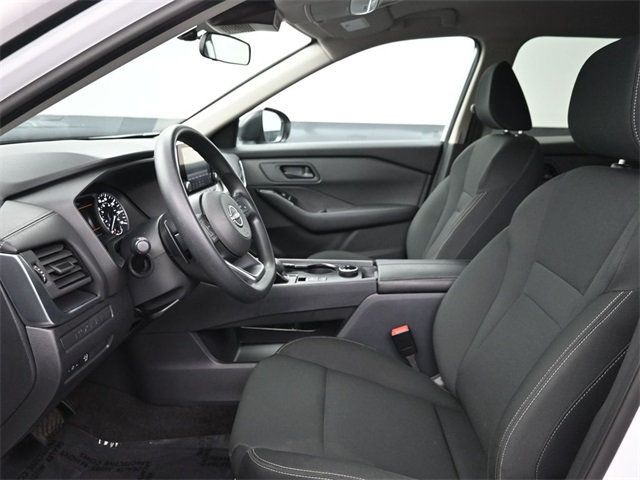 2024 Nissan Rogue AWD S photo 3
