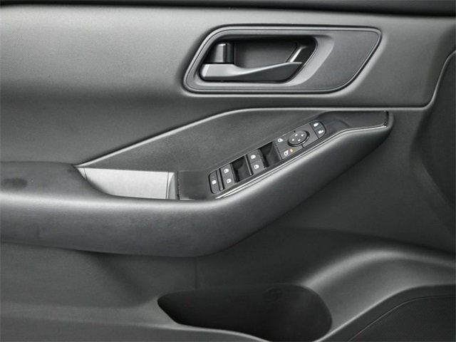 2024 Nissan Rogue AWD S photo 4