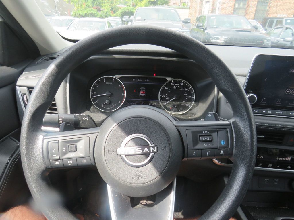 Nissan Rogue photo 10