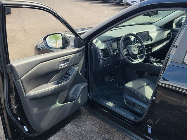 2024 Nissan Rogue AWD SV - 22996679 - 38