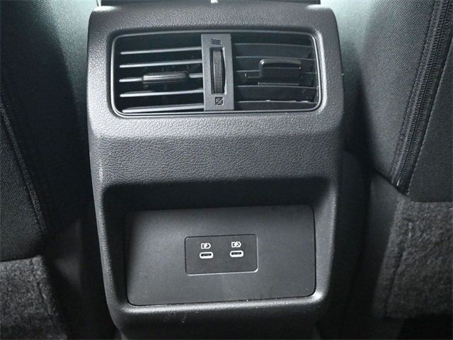 2024 Nissan Rogue SV photo 9