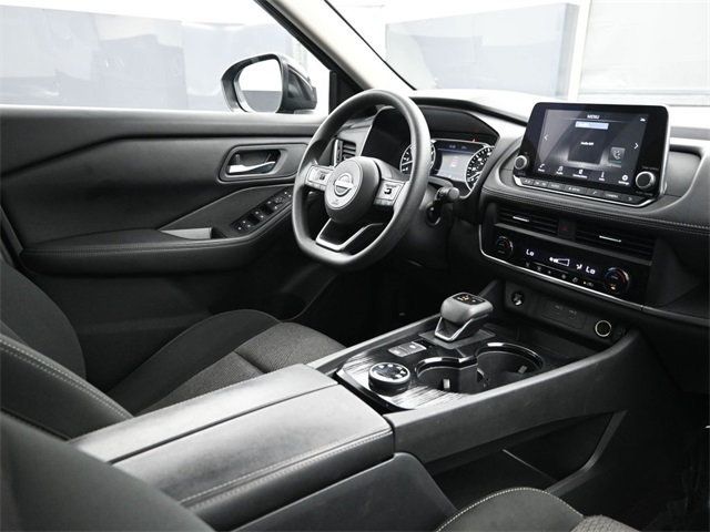 2024 Nissan Rogue SV photo 14