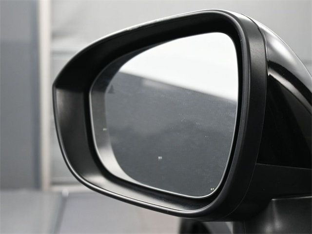 2024 Nissan Rogue SV photo 2