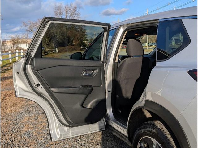 2024 Nissan Rogue AWD SV - 22957636 - 9