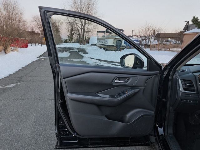 2024 Nissan Rogue AWD SV - 22978328 - 11