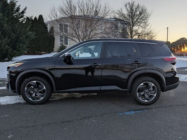 2024 Nissan Rogue AWD SV - 22978328 - 3