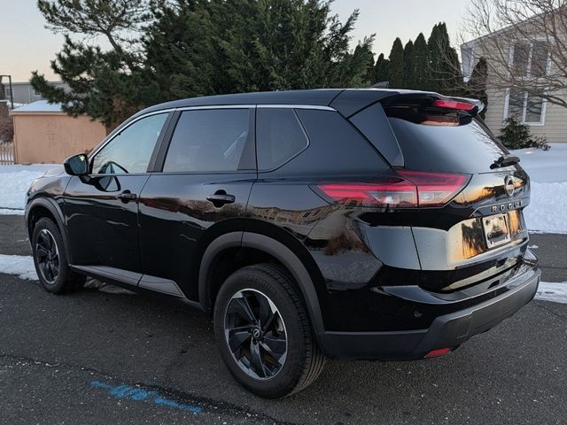 2024 Nissan Rogue AWD SV - 22978328 - 4