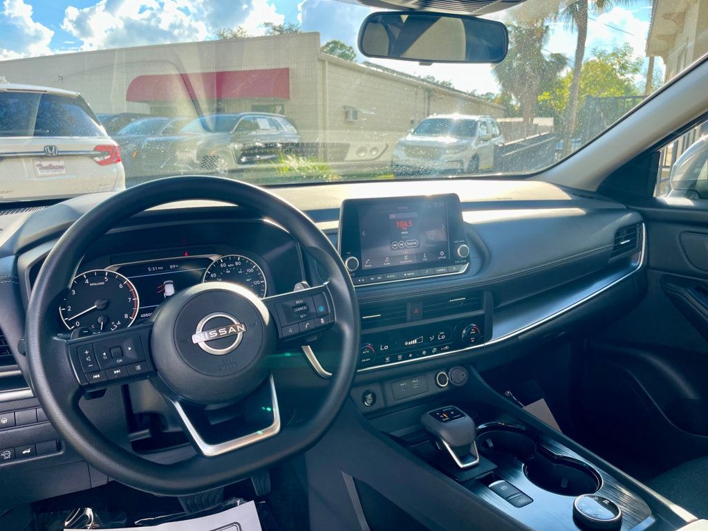 2024 Nissan Rogue SV photo 13