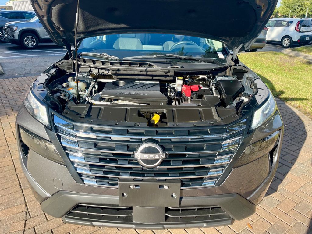 2024 Nissan Rogue SV photo 17
