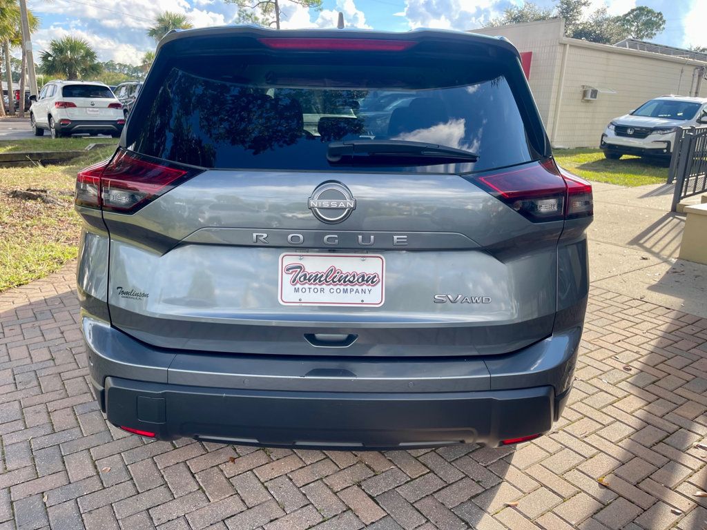 2024 Nissan Rogue SV photo 4
