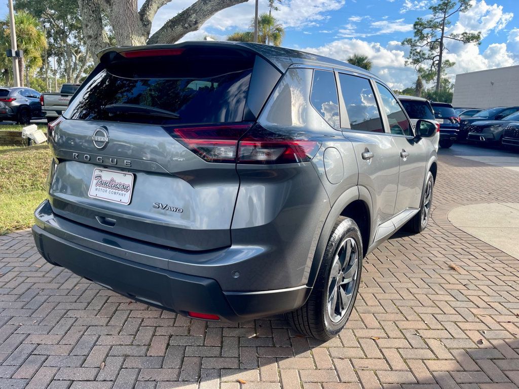2024 Nissan Rogue SV photo 6