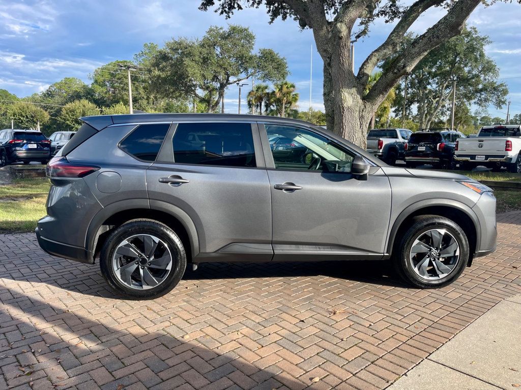 2024 Nissan Rogue SV photo 7