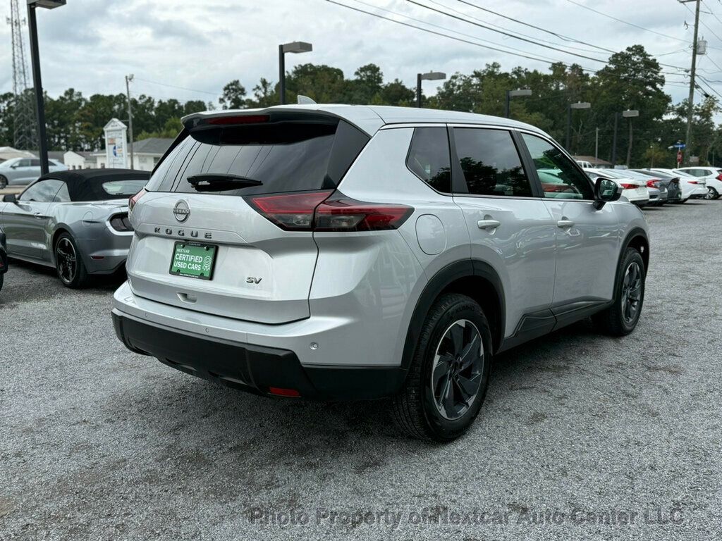 2024 Nissan Rogue SV photo 2