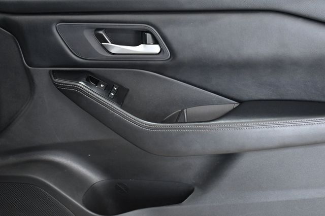 2024 Nissan Rogue FWD SV - 23008407 - 17