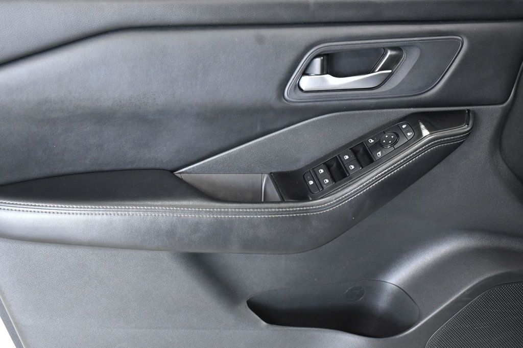 2024 Nissan Rogue FWD SV - 23008407 - 8