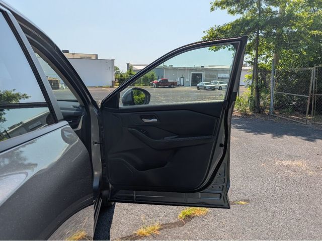 2024 Nissan Rogue FWD SV - 23042976 - 11